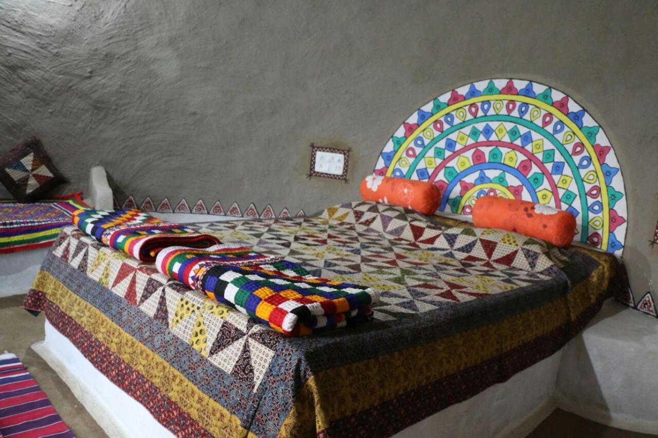 Banni Village Resort - Rann Of Kutch Bherandiāla Buitenkant foto