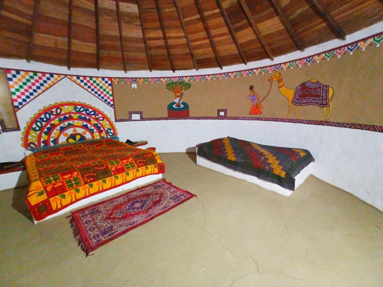 Banni Village Resort - Rann Of Kutch Bherandiāla Buitenkant foto
