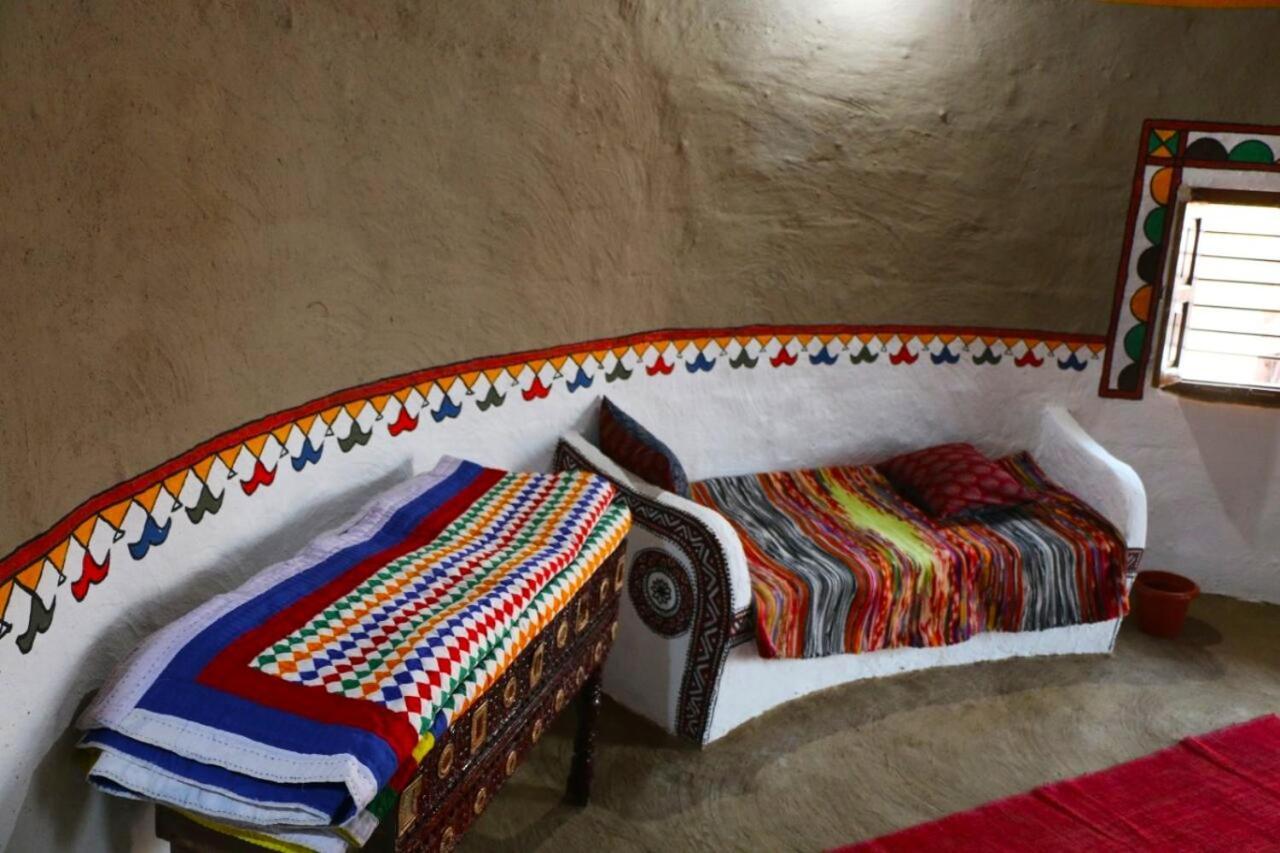 Banni Village Resort - Rann Of Kutch Bherandiāla Buitenkant foto