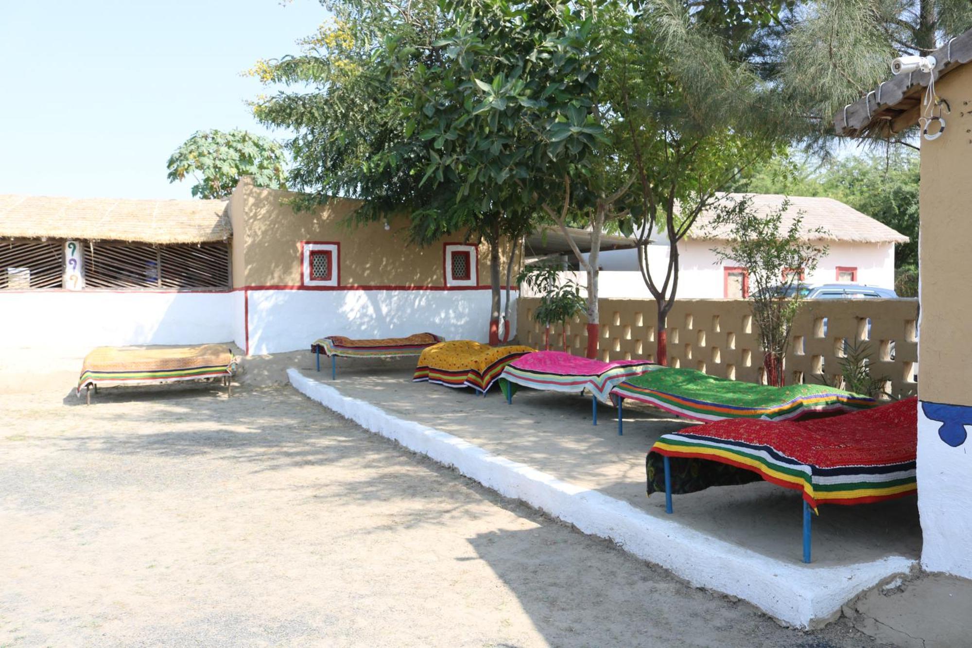 Banni Village Resort - Rann Of Kutch Bherandiāla Buitenkant foto
