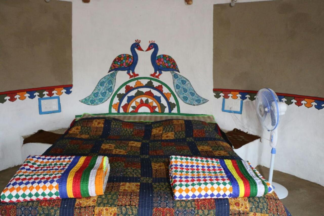 Banni Village Resort - Rann Of Kutch Bherandiāla Buitenkant foto