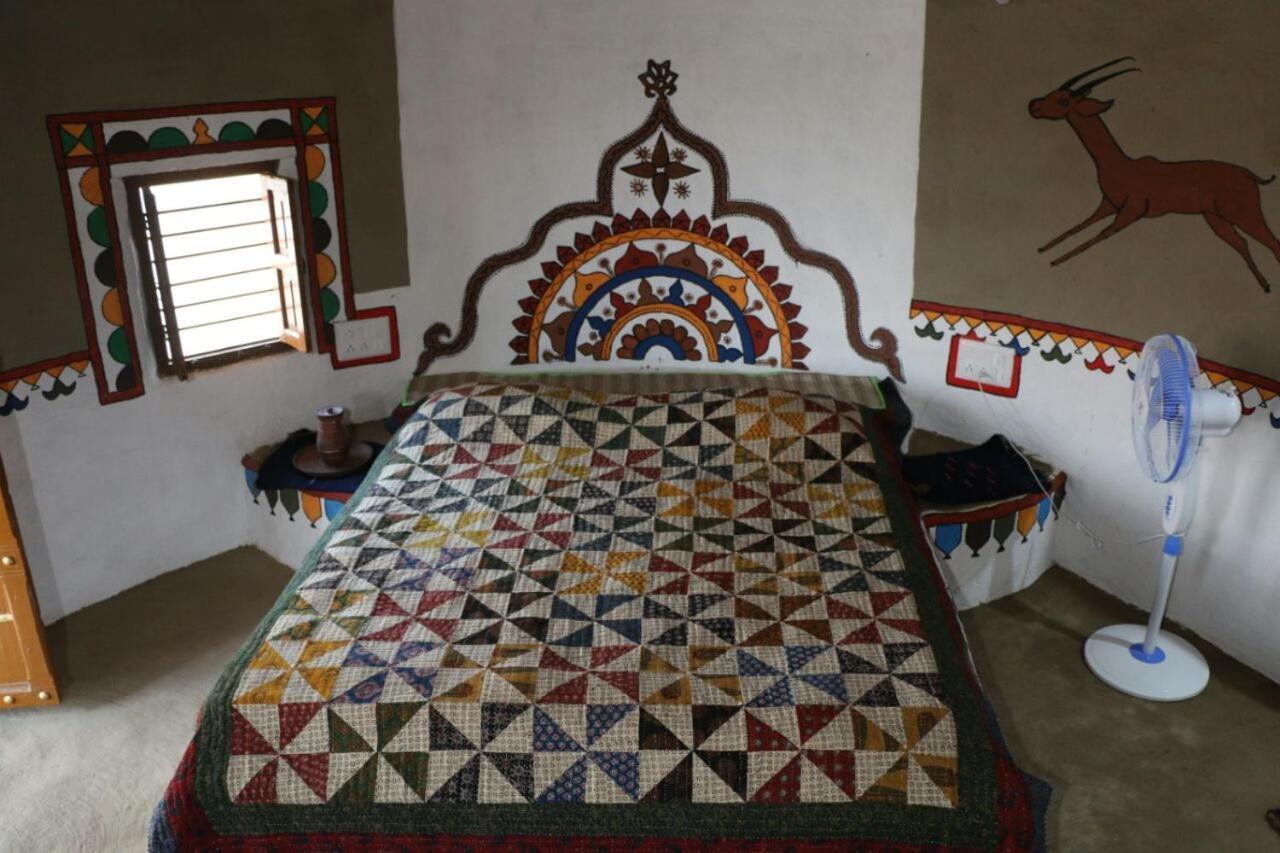 Banni Village Resort - Rann Of Kutch Bherandiāla Buitenkant foto