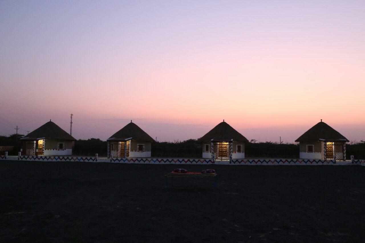 Banni Village Resort - Rann Of Kutch Bherandiāla Buitenkant foto