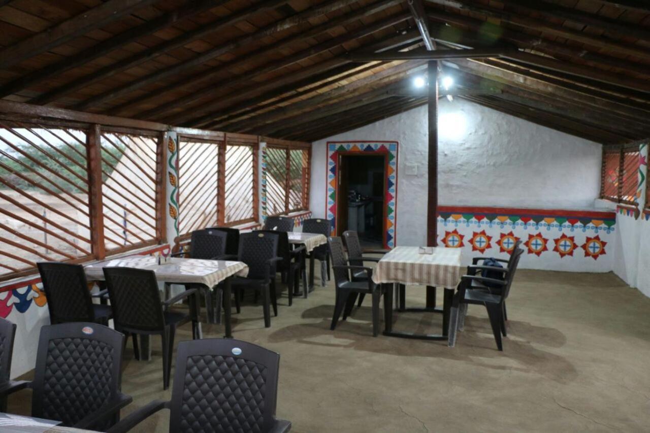 Banni Village Resort - Rann Of Kutch Bherandiāla Buitenkant foto